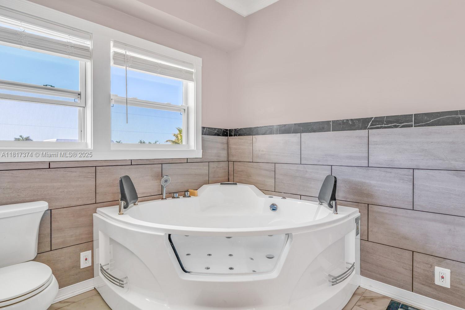 Homes for sale in Marathon, FL | 131 Avenue G, Marathon, FL 33050 | MLS# A11817374