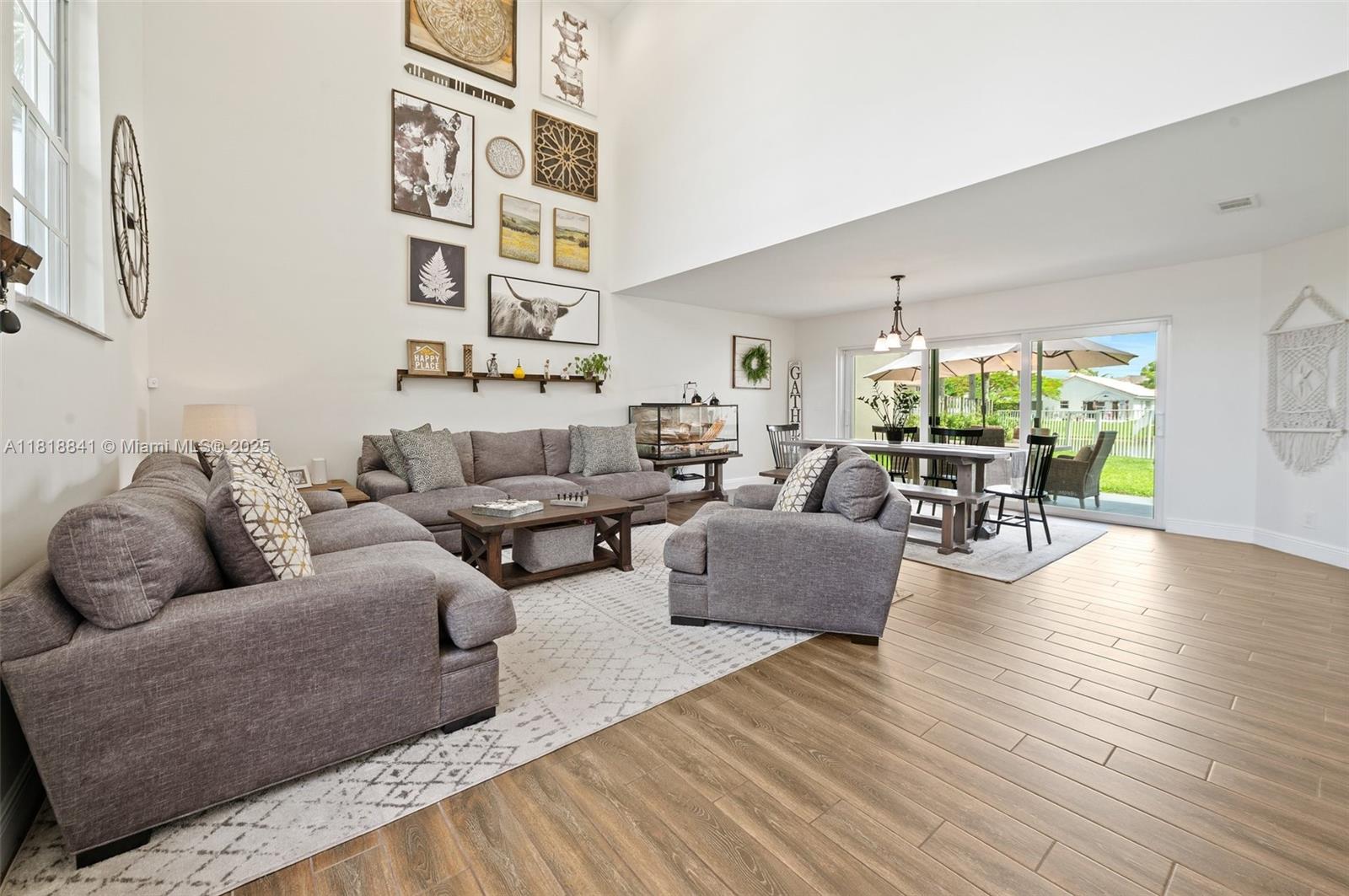 Homes for sale in Pembroke Pines, FL | 10596 Sw 12Th Mnr, Pembroke Pines, FL 33025 | MLS# A11818841