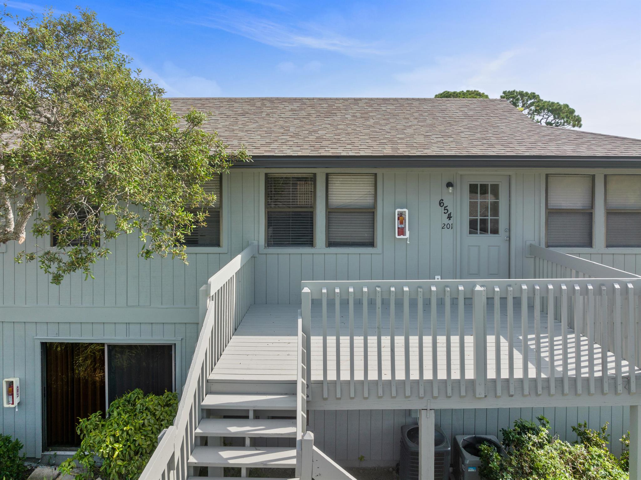 Homes for sale in Vero Beach, FL | 654 Centre Court Sw #201, Vero Beach, FL 32962 | MLS# R11098073