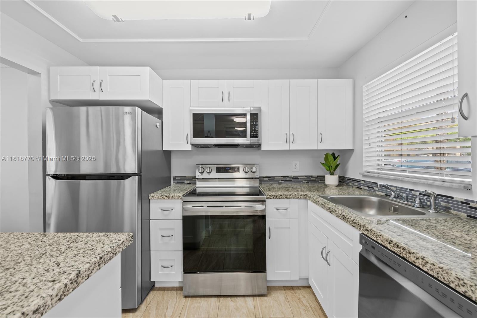 Homes for sale in Sunrise, FL | 8305 Sunrise Lakes Blvd #101, Sunrise, FL 33322 | MLS# A11818770