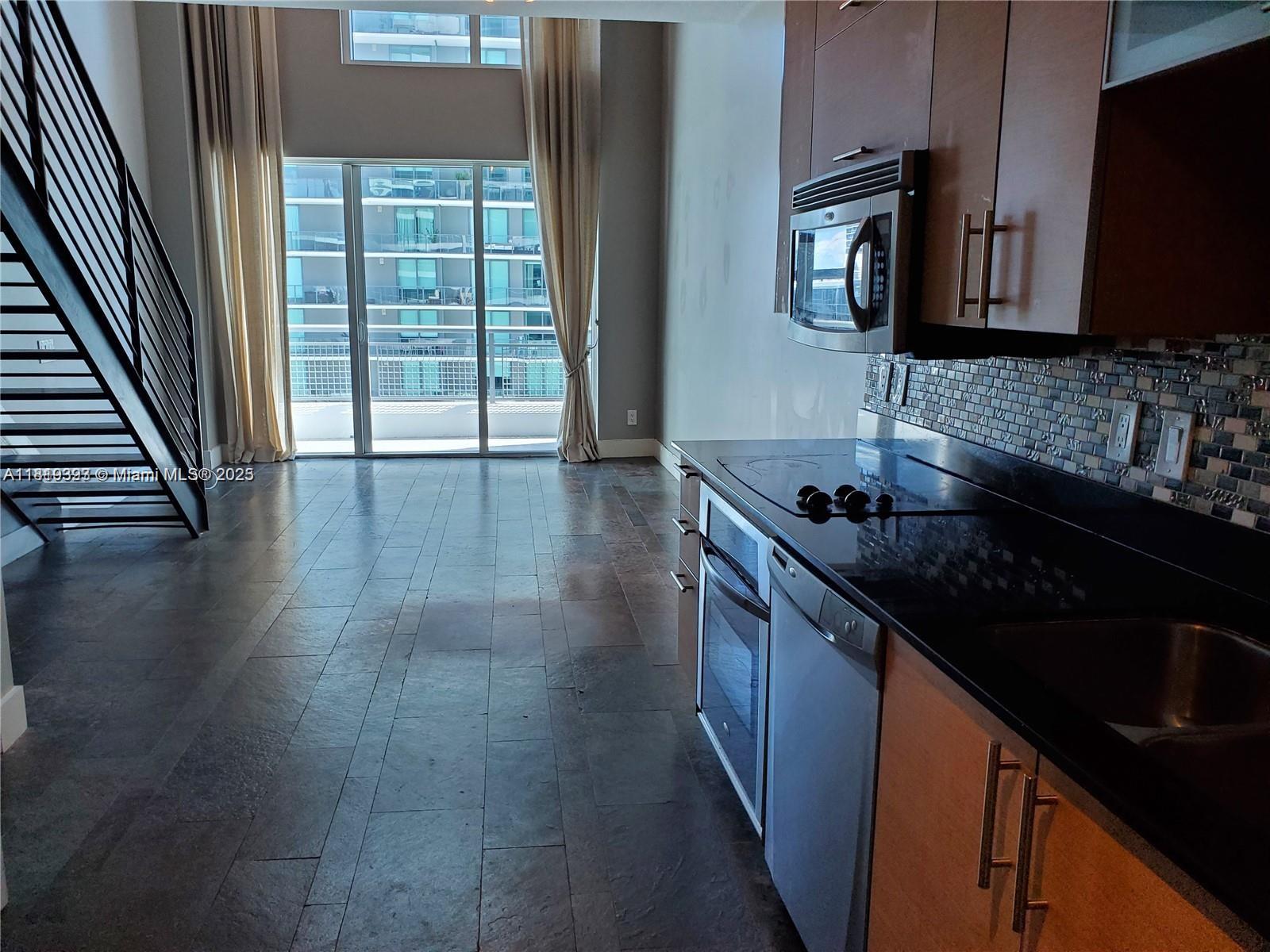 60 SW 13th St #2022, Miami FL 33130