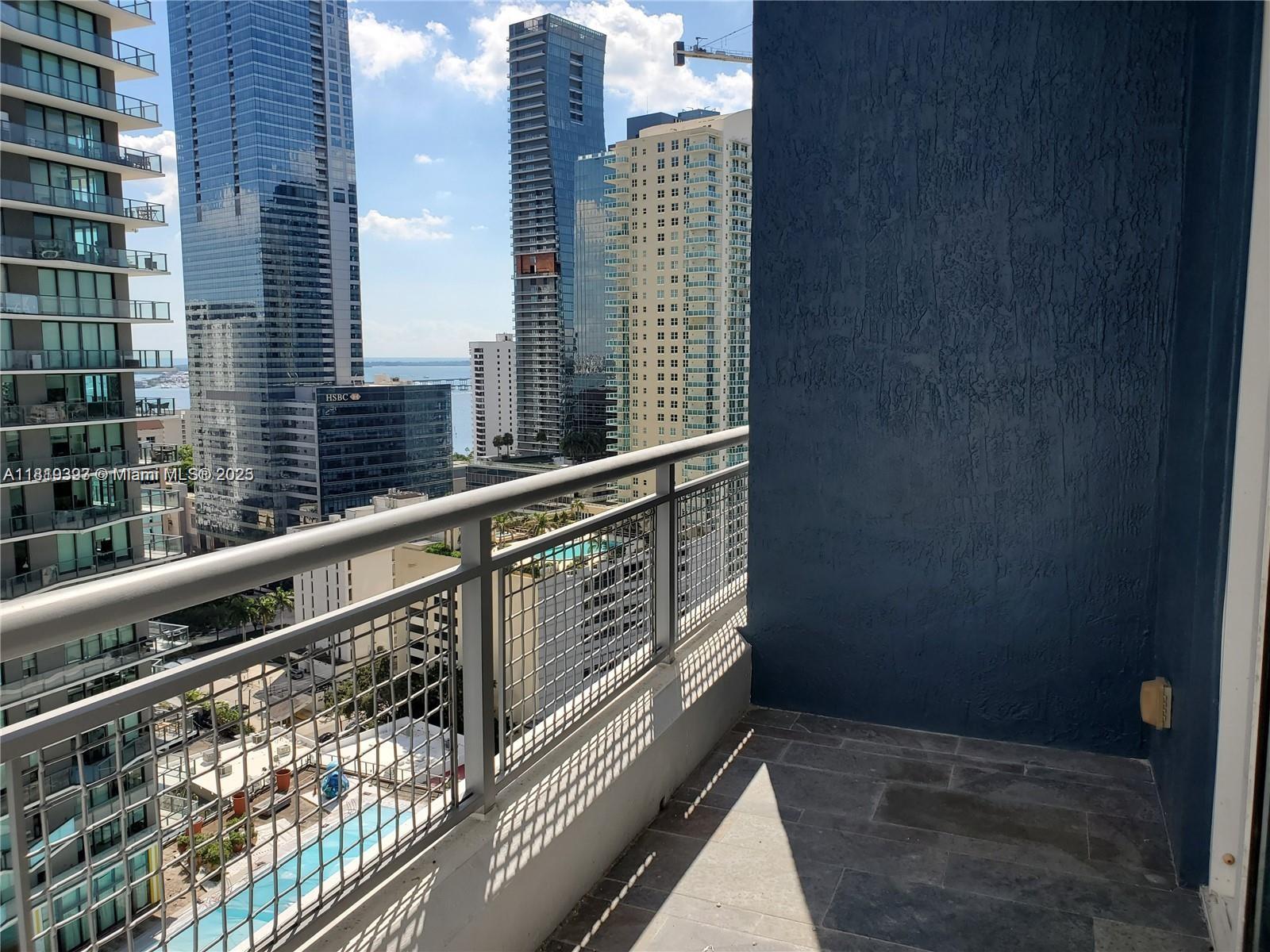 60 SW 13th St #2022, Miami FL 33130