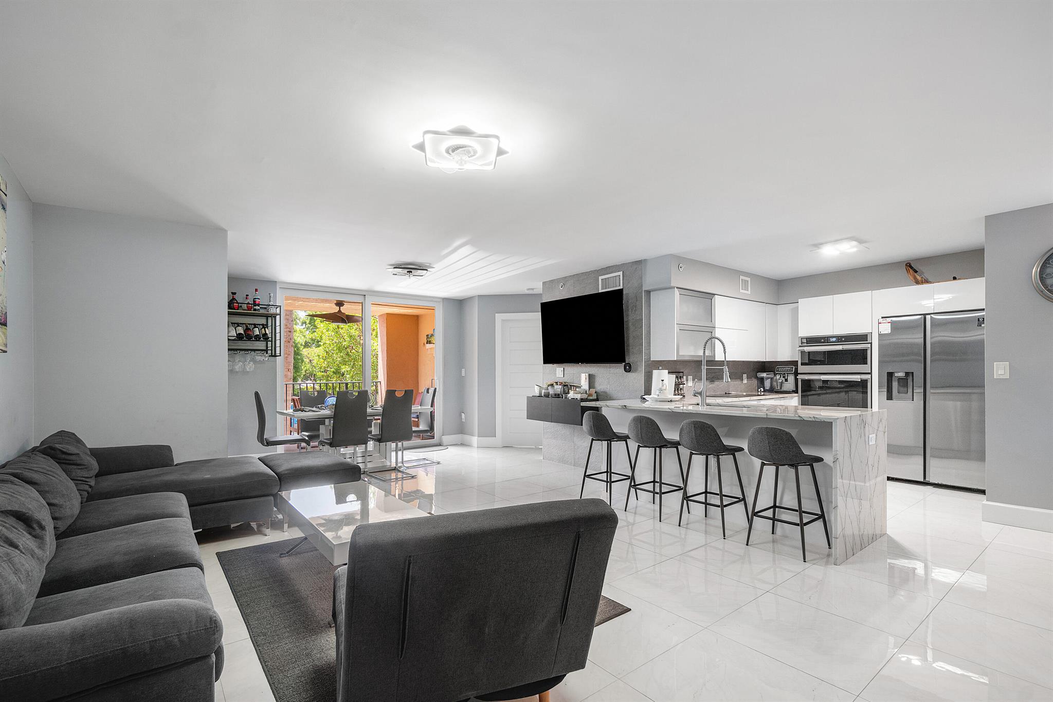 Homes for sale in Hypoluxo, FL | 700 Scotia 205 Dr #205, Hypoluxo, FL 33462 | MLS# R11098245