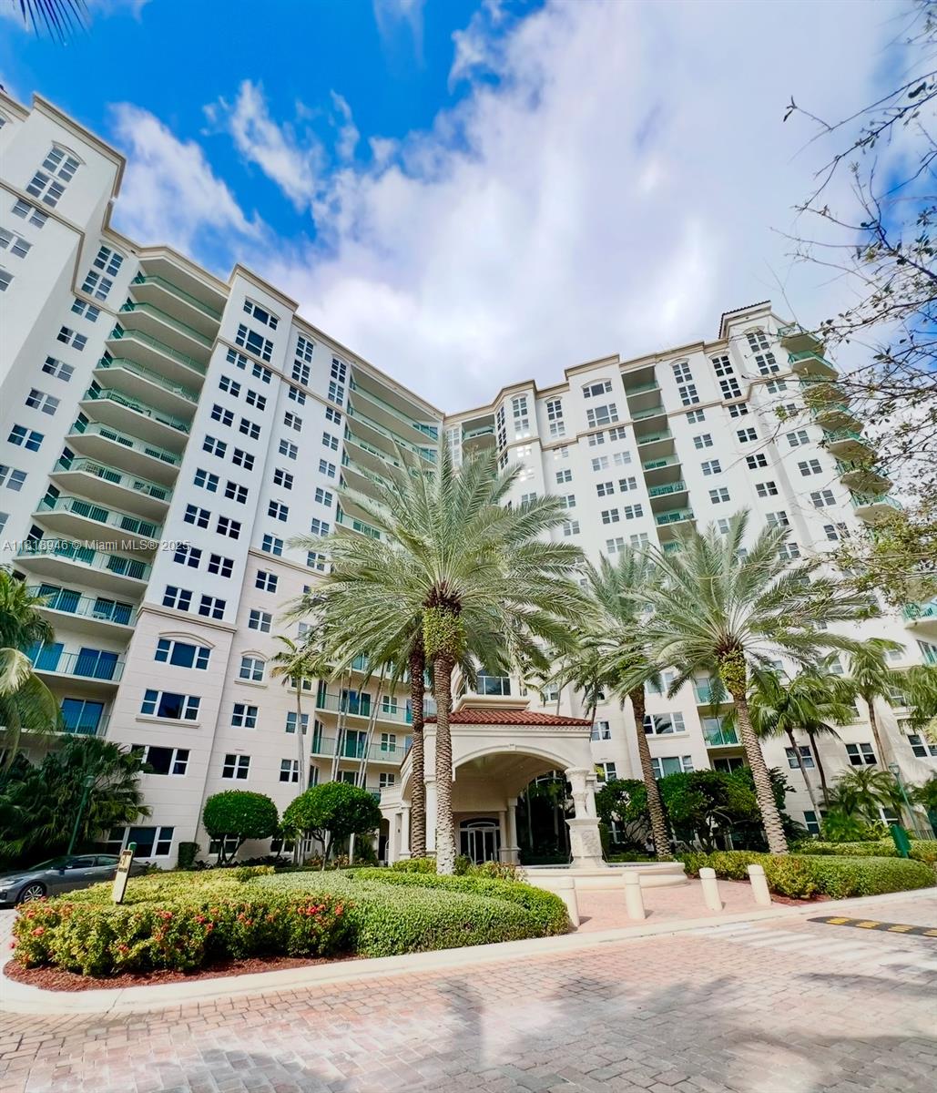 Turnberry Village So Towe