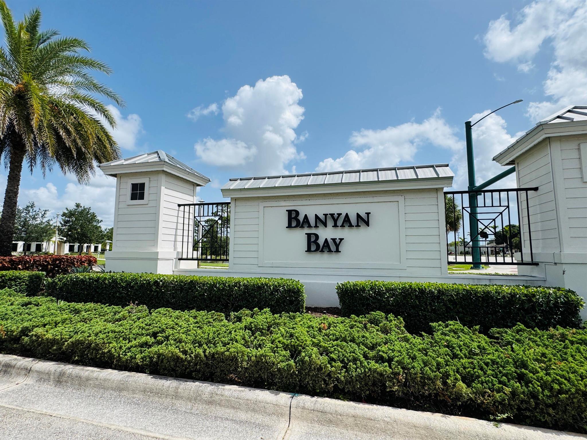 Homes for sale in Stuart, FL | 163 Sw Pomeroy Street, Stuart, FL 34997 | MLS# R11098310