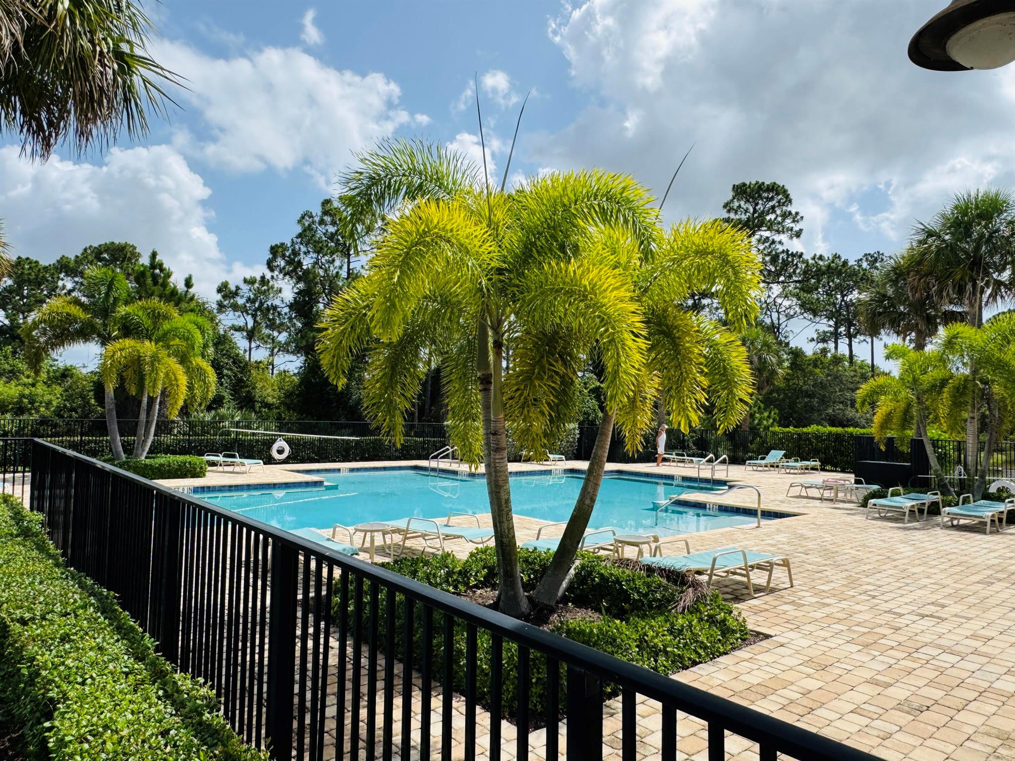 Homes for sale in Stuart, FL | 163 Sw Pomeroy Street, Stuart, FL 34997 | MLS# R11098310