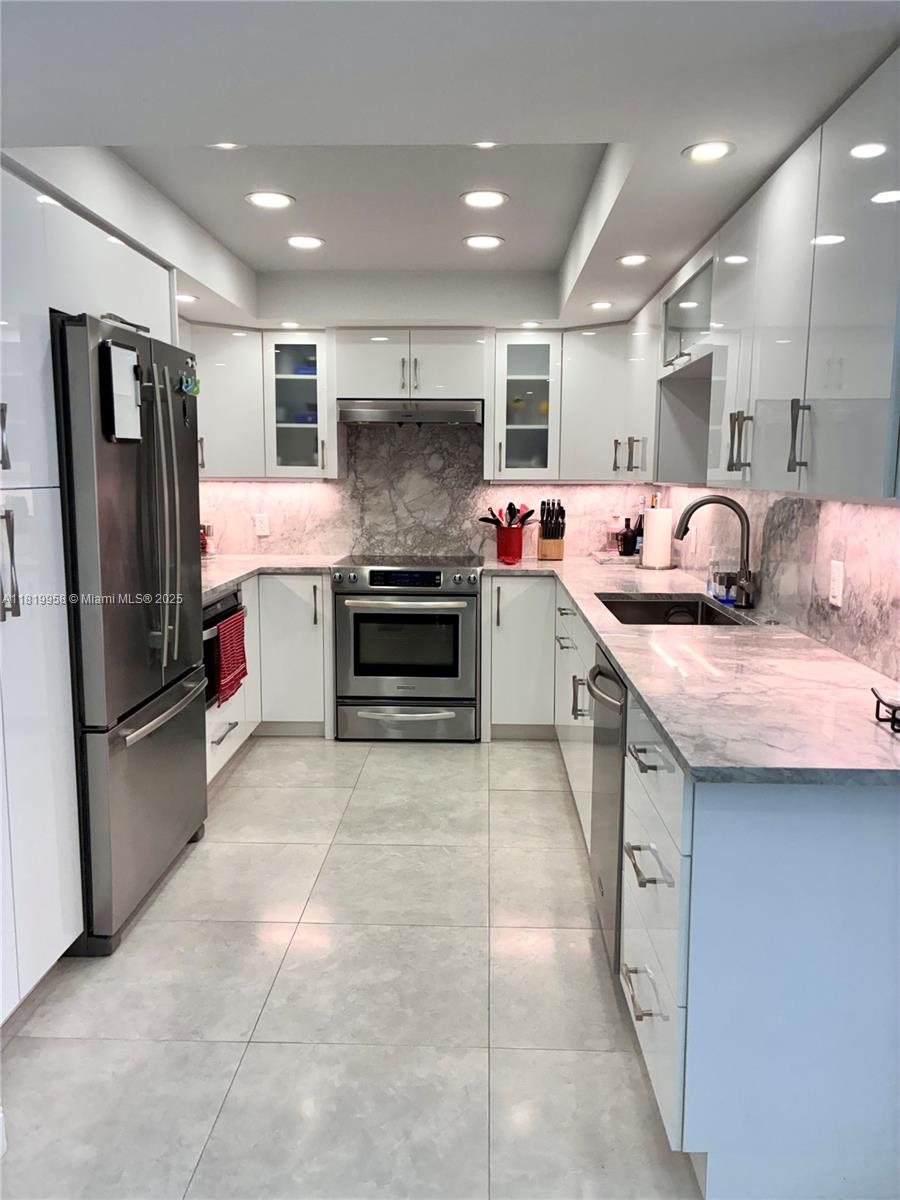 Silver Thatch Atlantic Pl