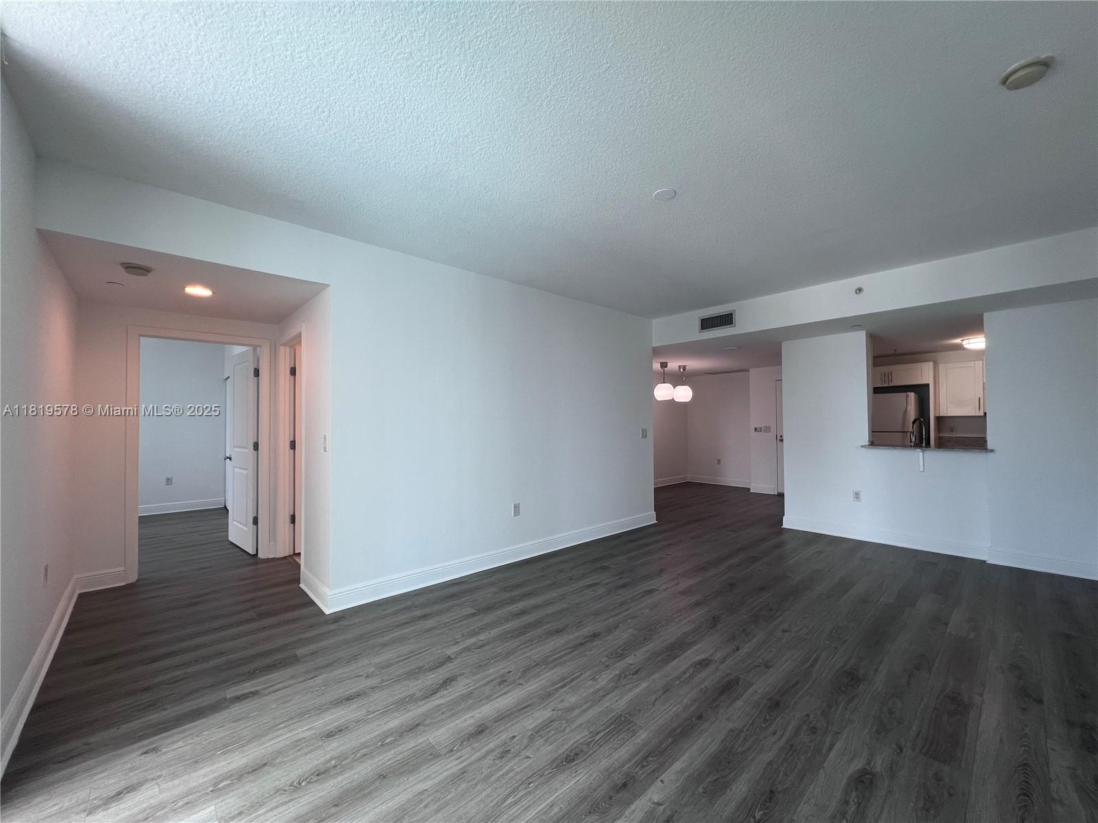 Apartamento à Venda em Miami, FL