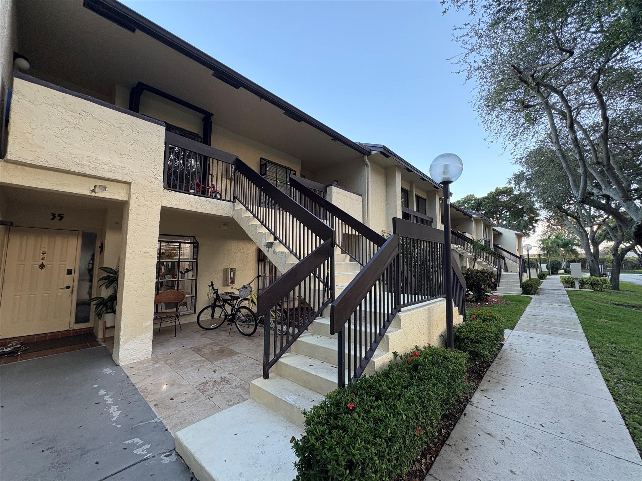 Meadowridge East Condo