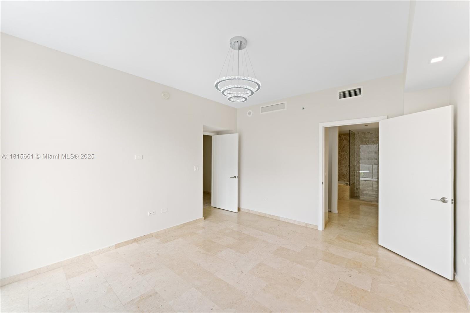 88 SW 7th St #712, Miami FL 33130
