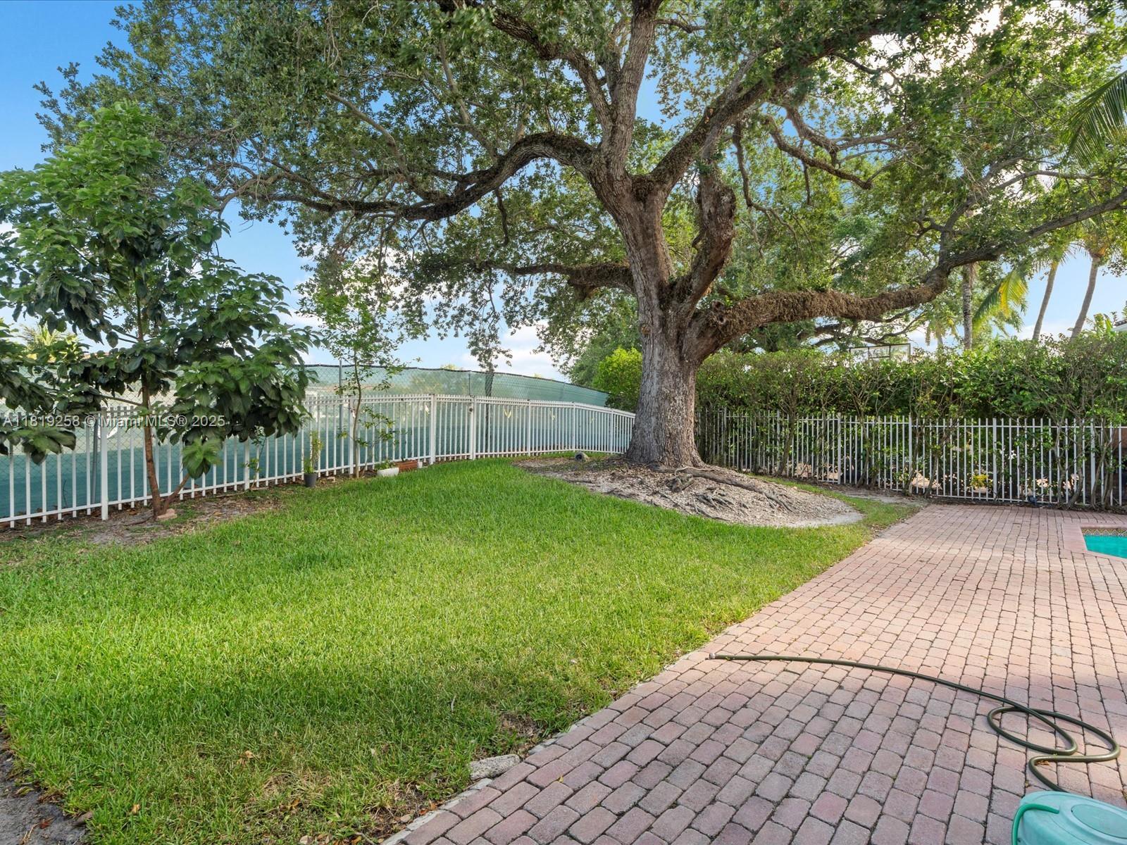 Homes for sale in North Miami Beach, FL | 19501 Ne 14 Ct, North Miami Beach, FL 33169 | MLS# A11819258