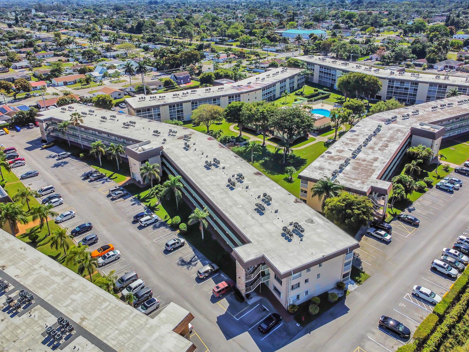 Village Green Hampton Con