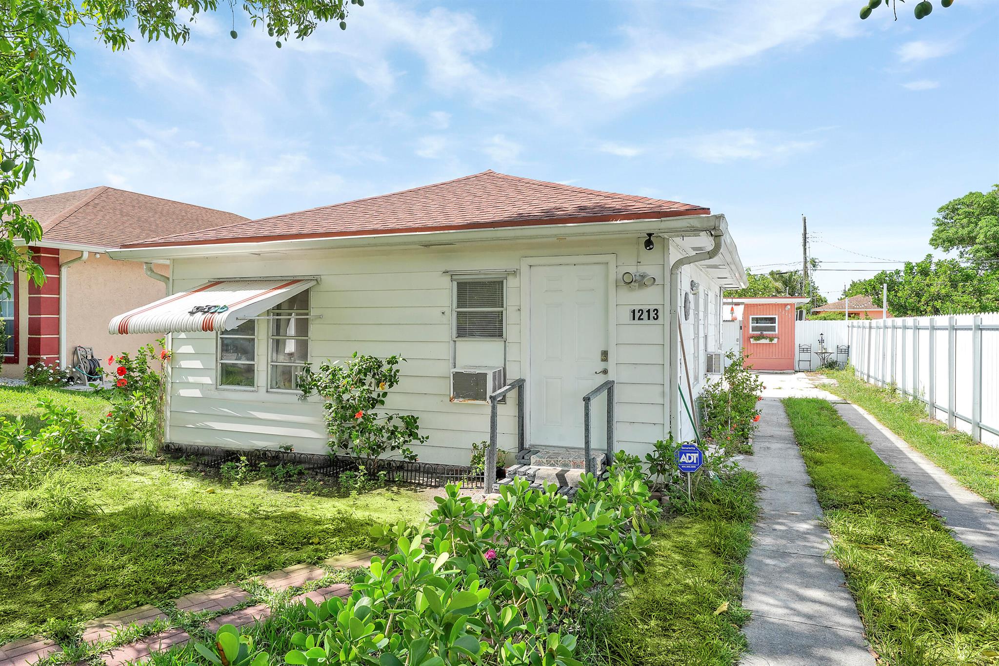 Homes for sale in Lake Worth Beach, FL | 1215 18th Avenue N, Lake Worth Beach, FL 33460 | MLS# R11098534