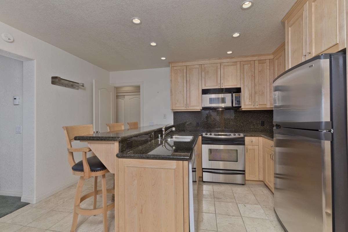 895 Canyon #66 Boulevard 66