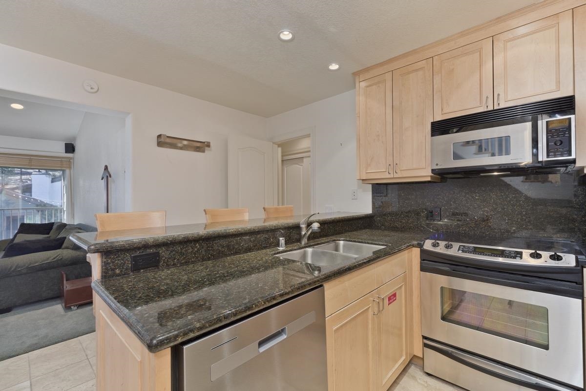 895 Canyon #66 Boulevard 66