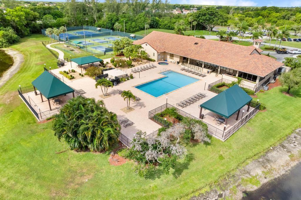 Homes for sale in Boynton Beach, FL | 5794 Parkwalk Cir, Boynton Beach, FL 33472 | MLS# F10507728