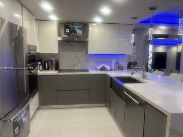 Arlen House East Condo