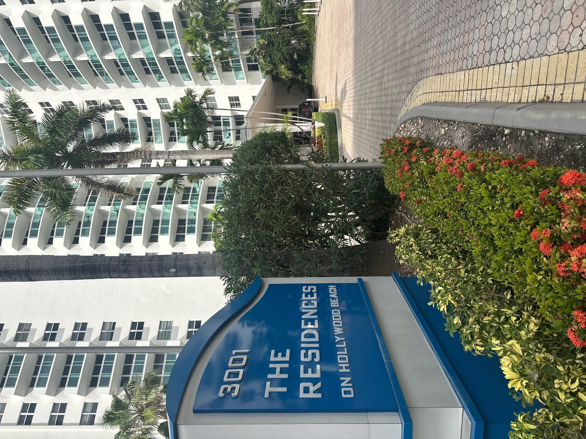 Residences On Hollywood