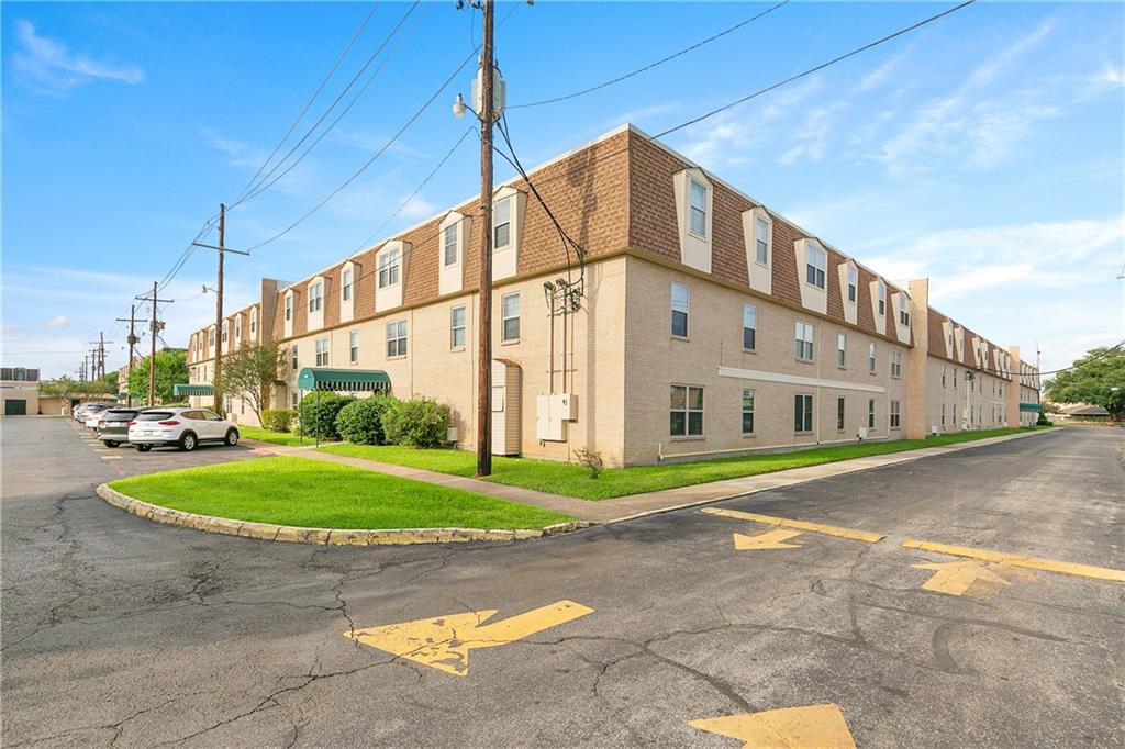 Homes for sale in Metairie, LA | 2700 Whitney Pl #826, Metairie, LA 70002 | MLS# 2506447