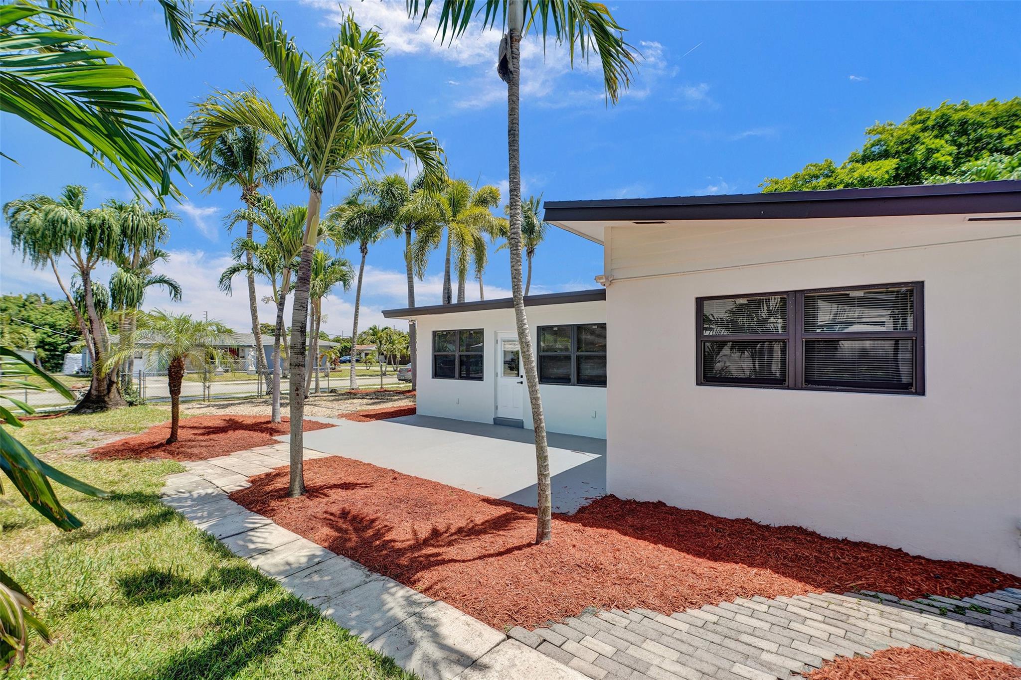 1302 S 22nd Ct, Hollywood, FL 33020