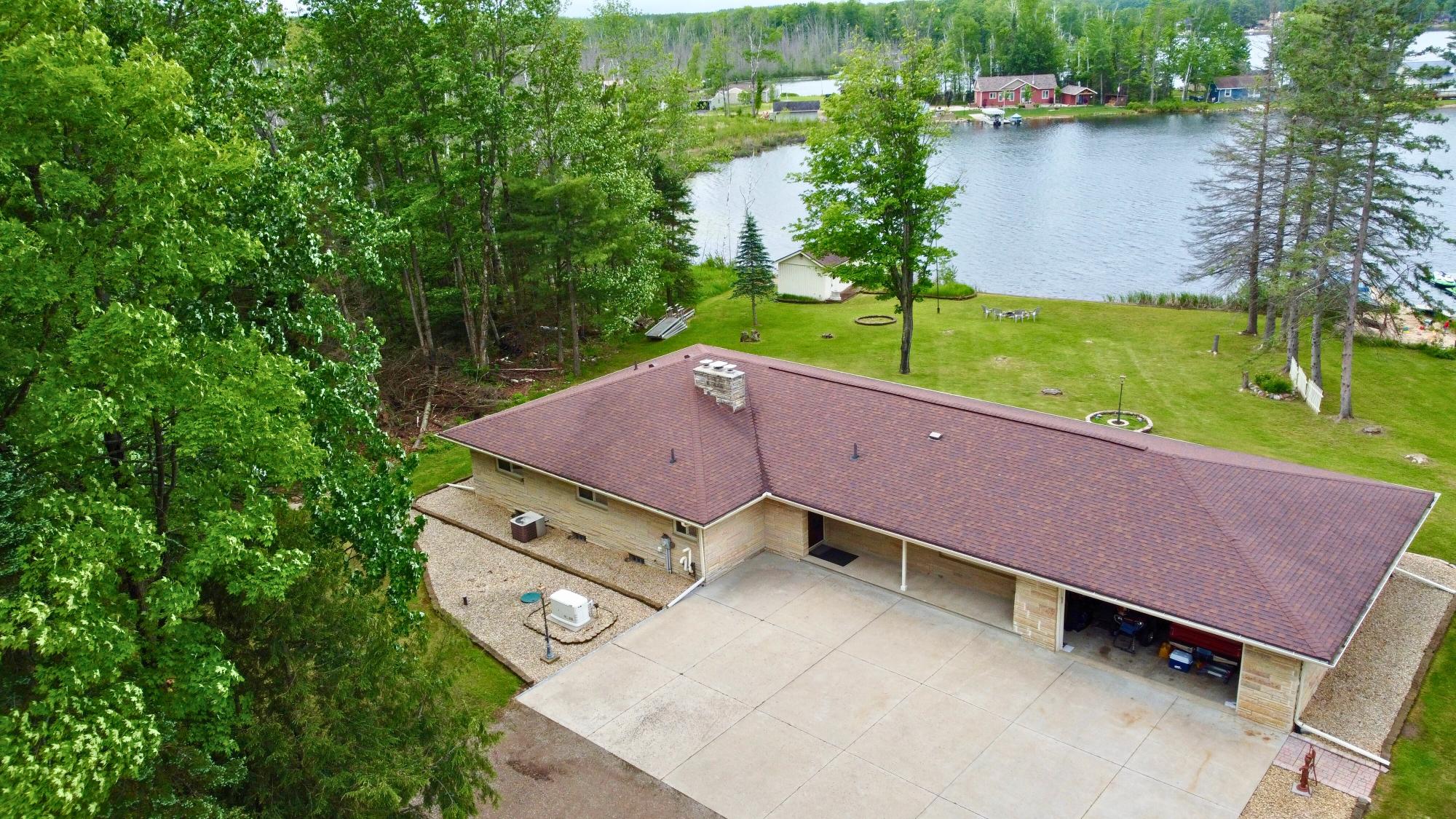 Arbutus Lake (C) Property 646 Birch Ln Photo 2