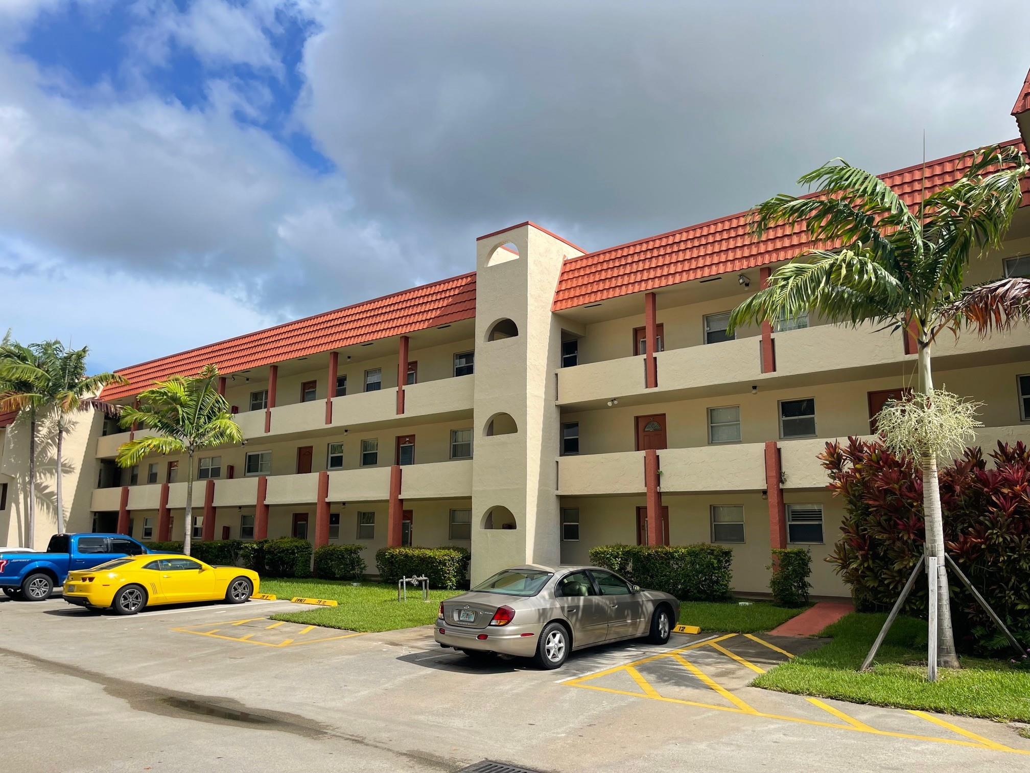 Homes for sale in Sunrise, FL | 8101 N Sunrise Lakes Dr #302, Sunrise, FL 33322 | MLS# F10508572