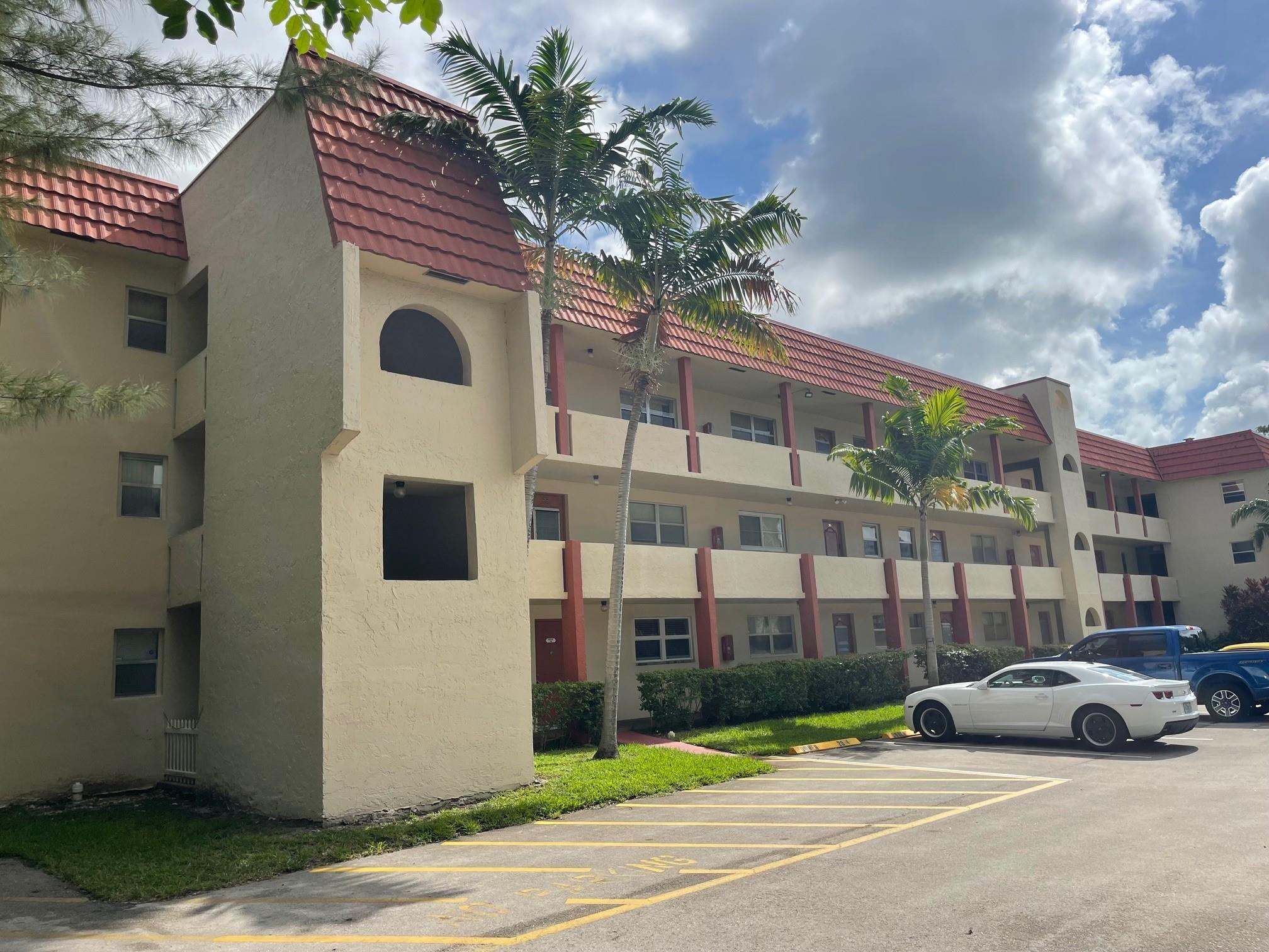 Homes for sale in Sunrise, FL | 8101 N Sunrise Lakes Dr #302, Sunrise, FL 33322 | MLS# F10508572