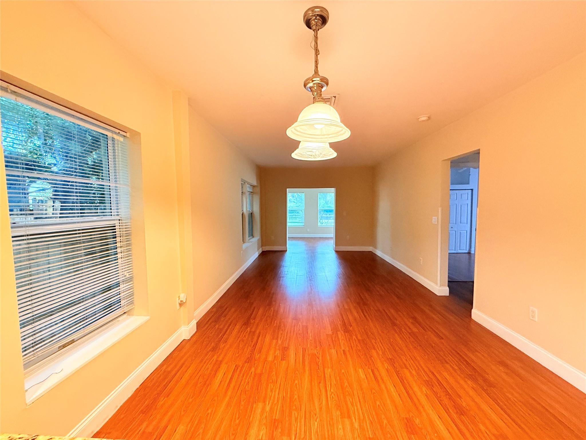 Over size Dinning room and Entertain area