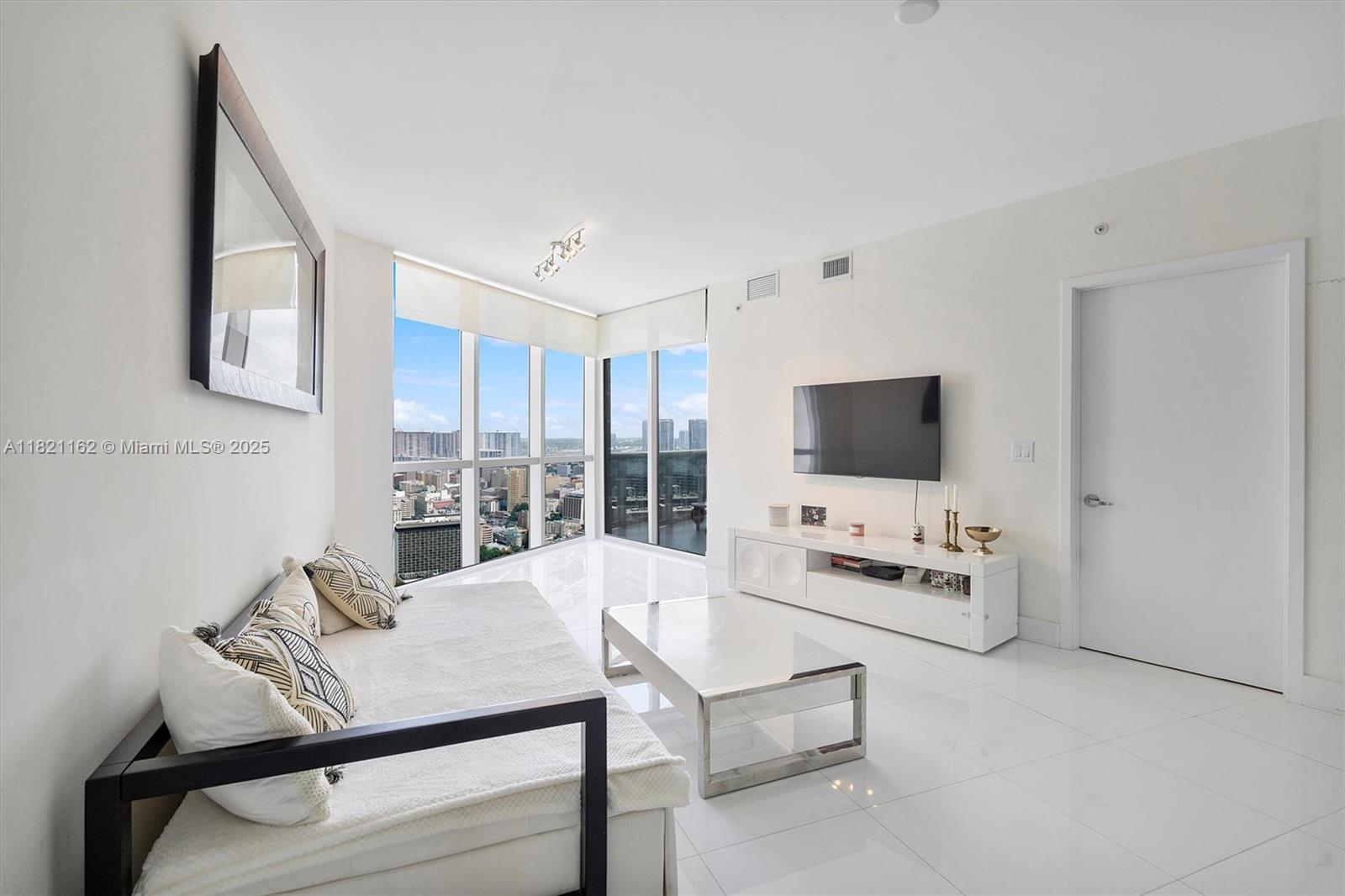 Apartamento à Venda em Sunny Isles Beach, FL