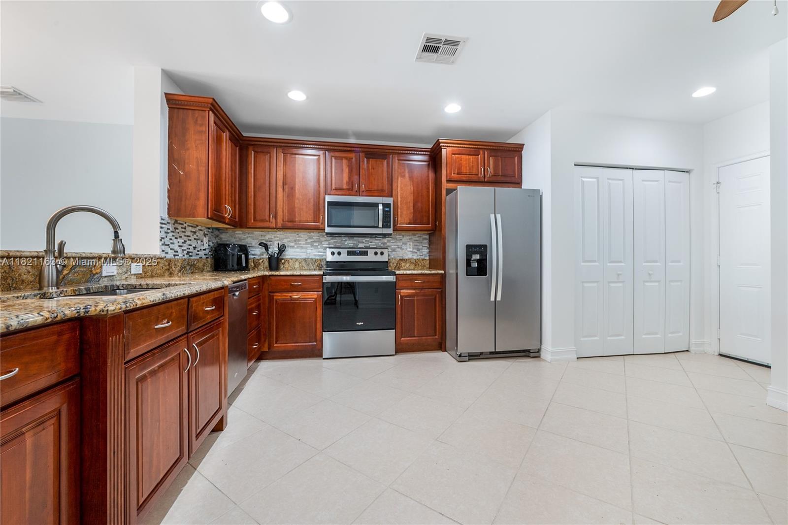 Homes for sale in Dania Beach, FL | 2837 Hidden Harbour Ct, Dania Beach, FL 33312 | MLS# A11821163