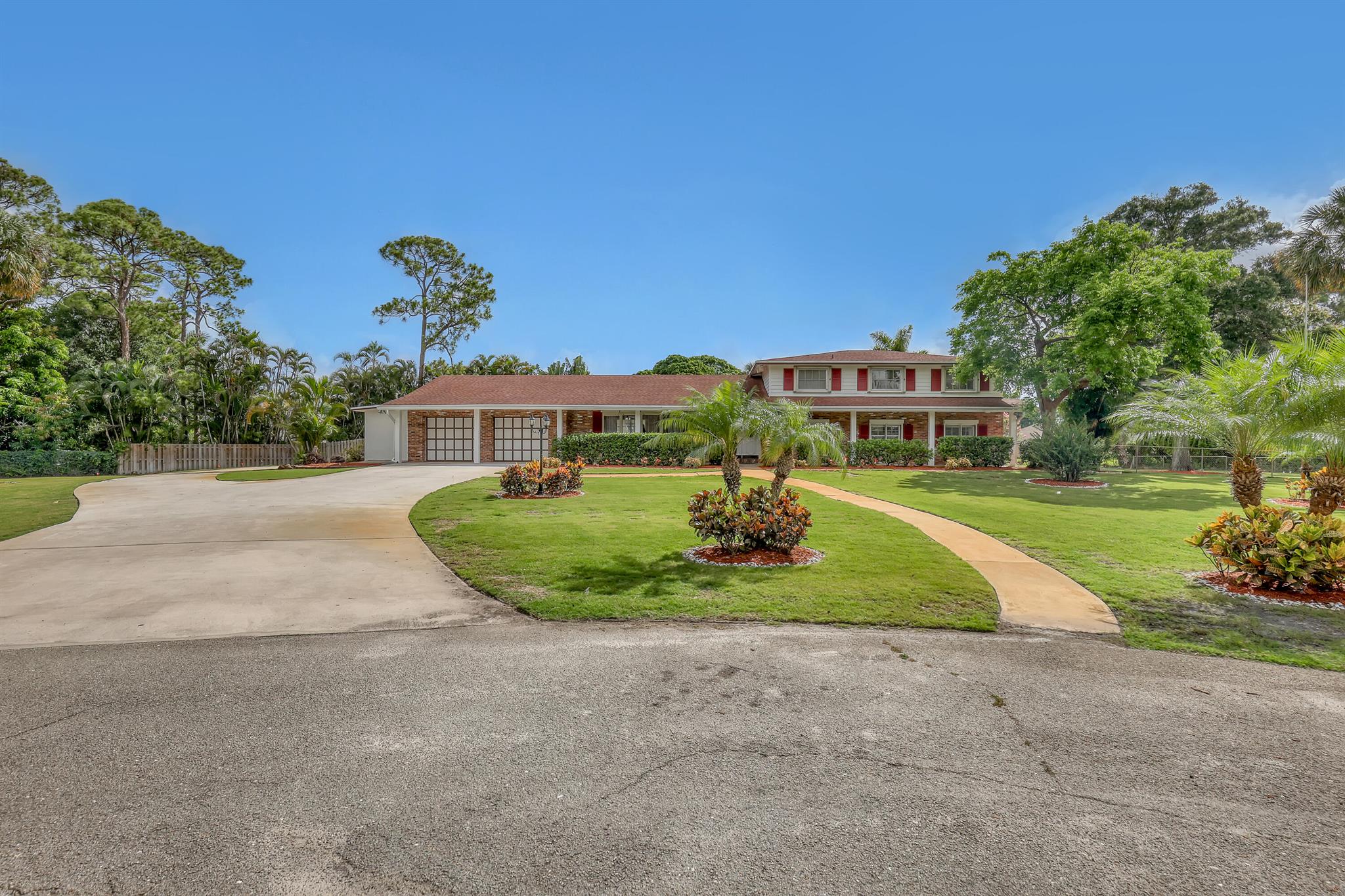 Homes for sale in Haverhill, FL | 852 Palo Verde Court, Haverhill, FL 33415 | MLS# R11098959