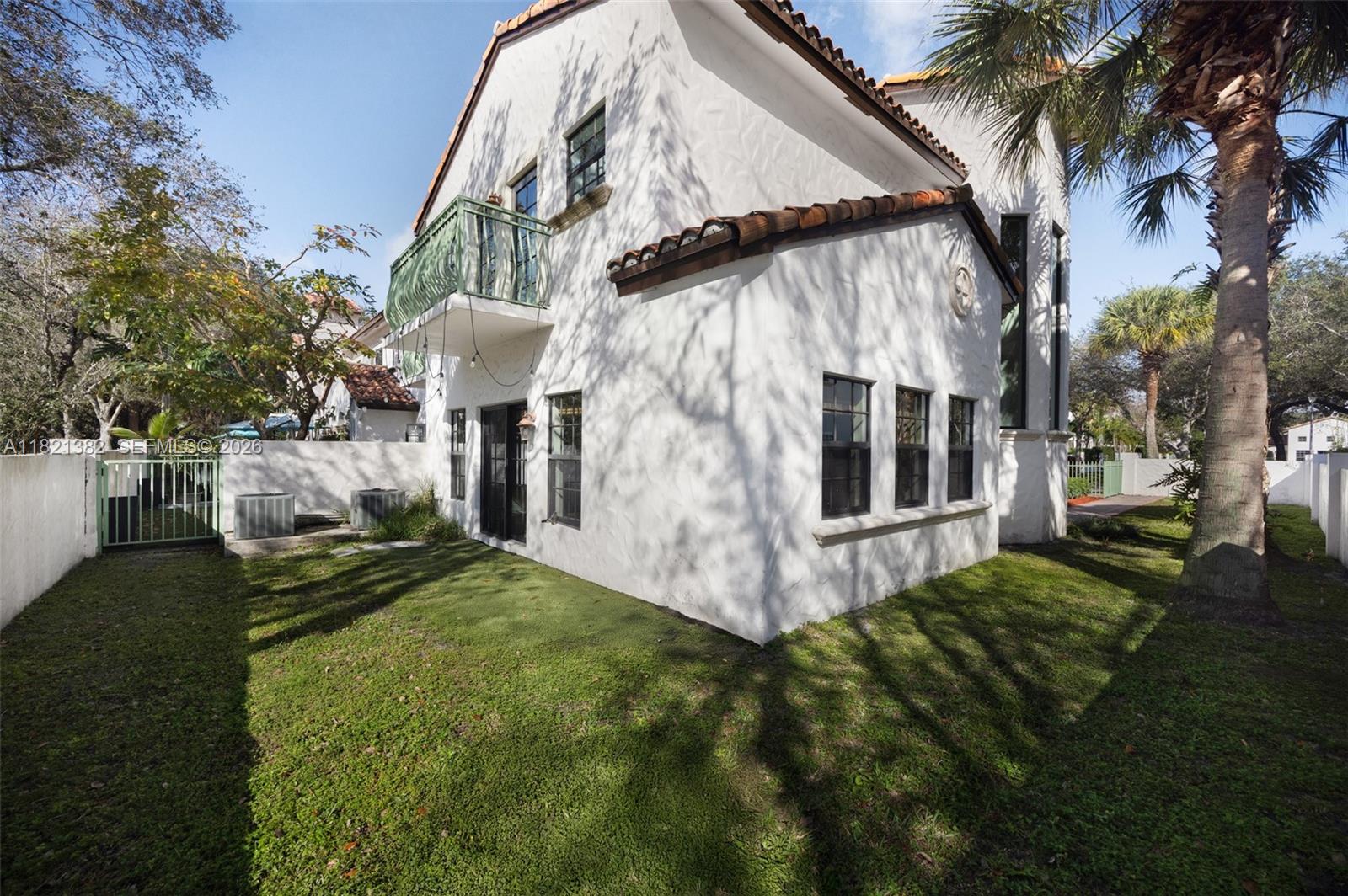 Homes for sale in Dania Beach, FL | 2916 Hidden Harbour Ct, Dania Beach, FL 33312 | MLS# A11821382