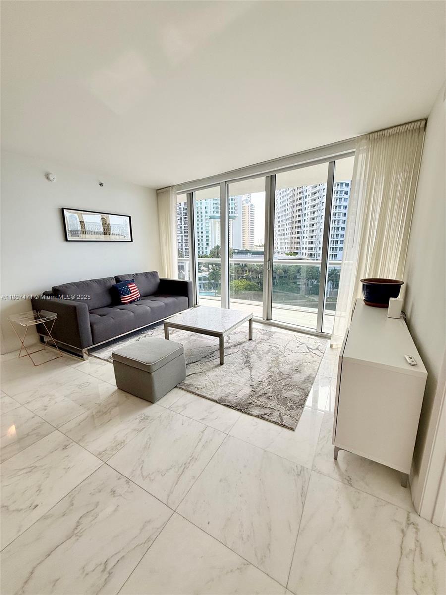 Condo for Sale in Miami, FL