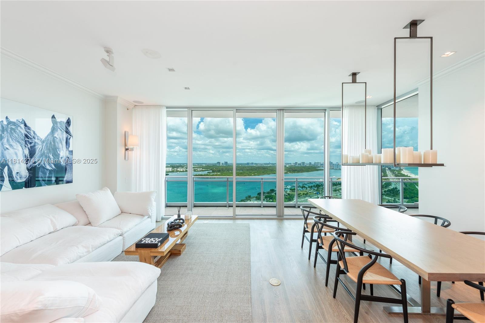 10295 Collins Ave Resdnta