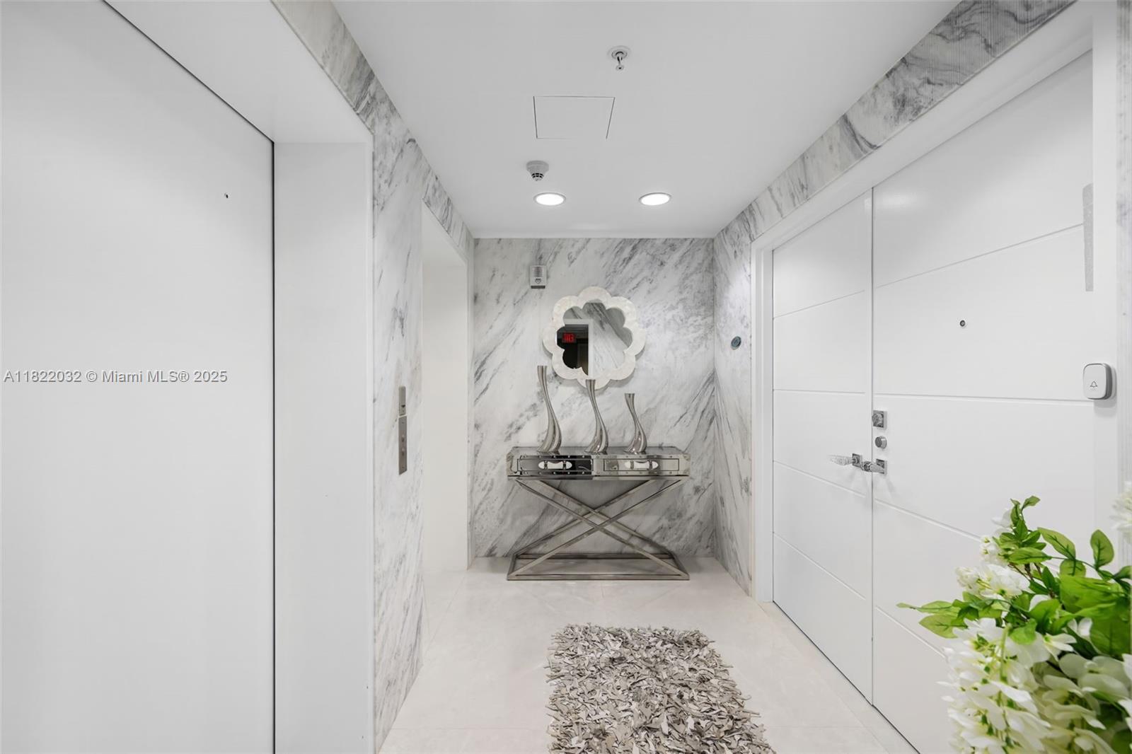 Apartamento à Venda em Sunny Isles Beach, FL