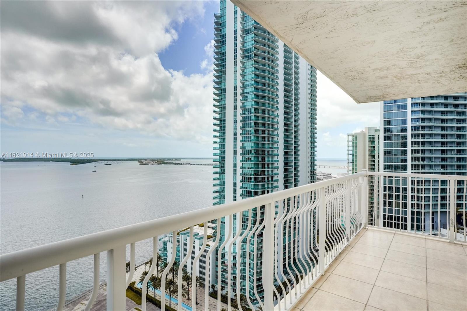 Condo for Sale in Miami, FL