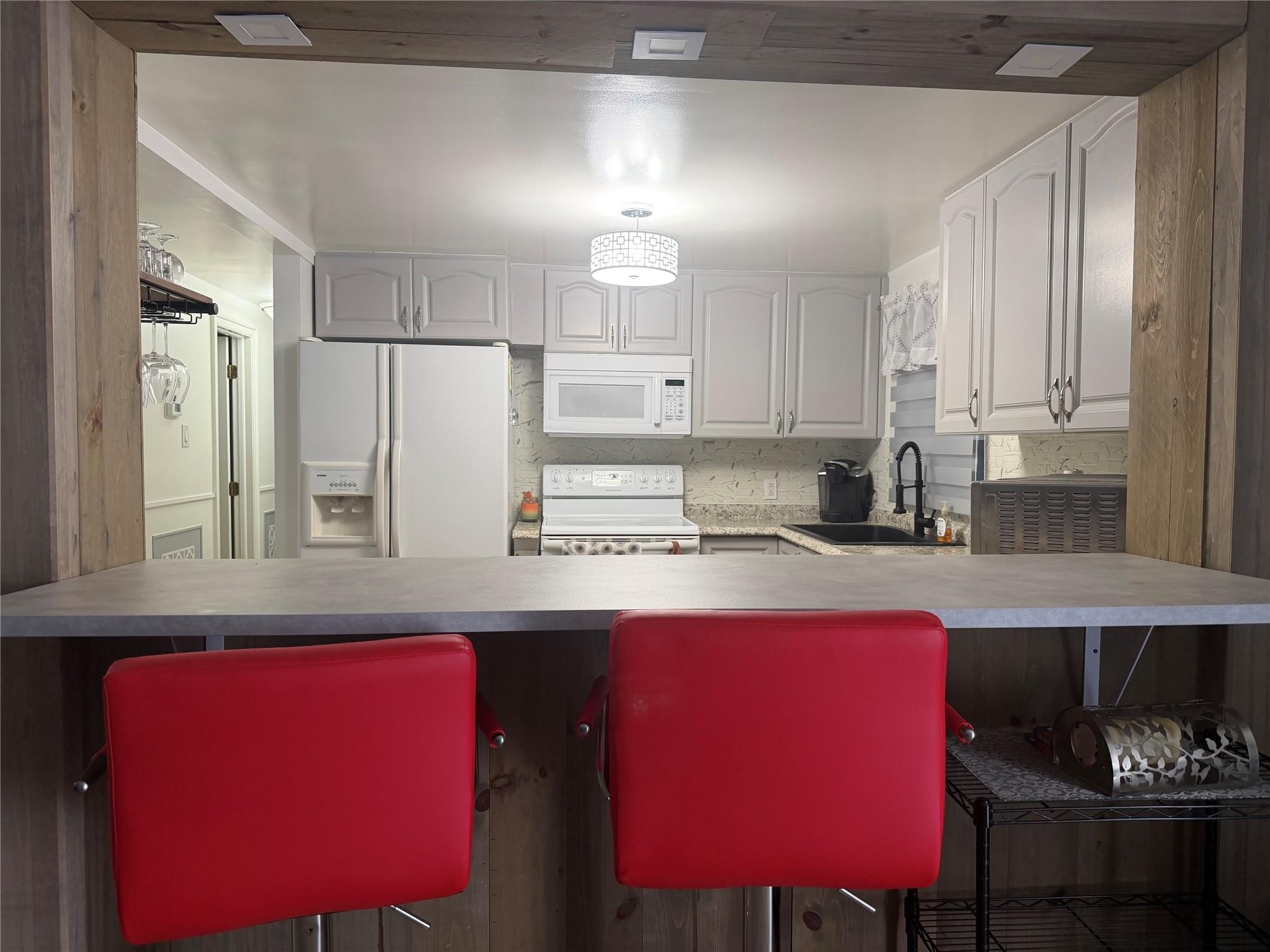 Homes for sale in Pembroke Park, FL | 210 Lake Shore Dr, Pembroke Park, FL 33009 | MLS# F10508128