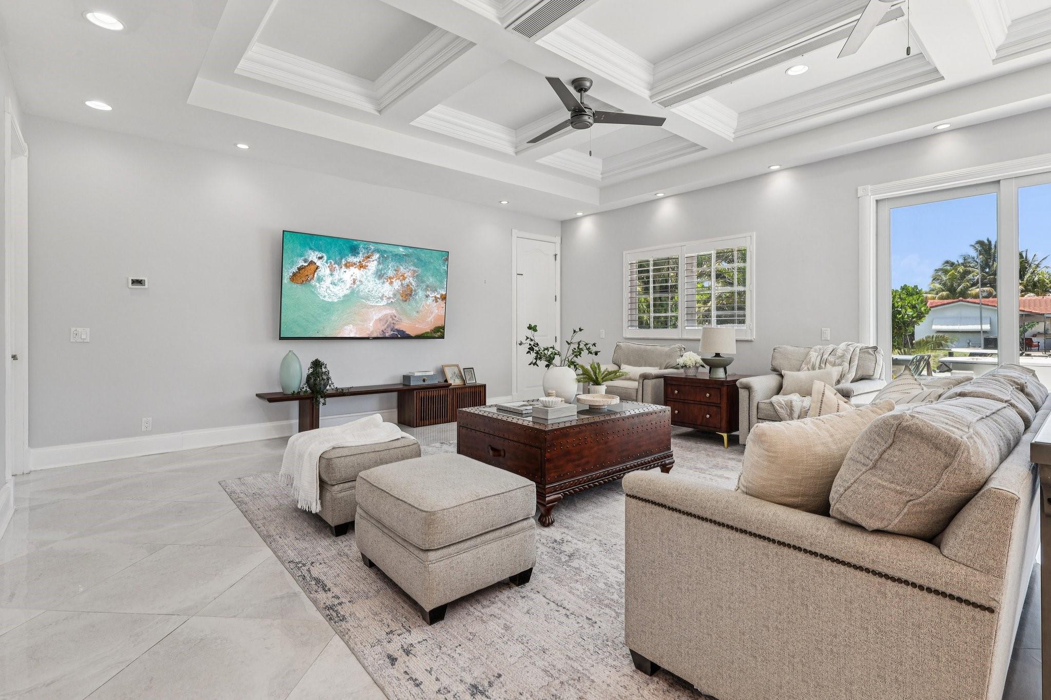 Homes for sale in Lighthouse Point, FL | 3900 Ne 23rd Ter, Lighthouse Point, FL 33064 | MLS# F10507356