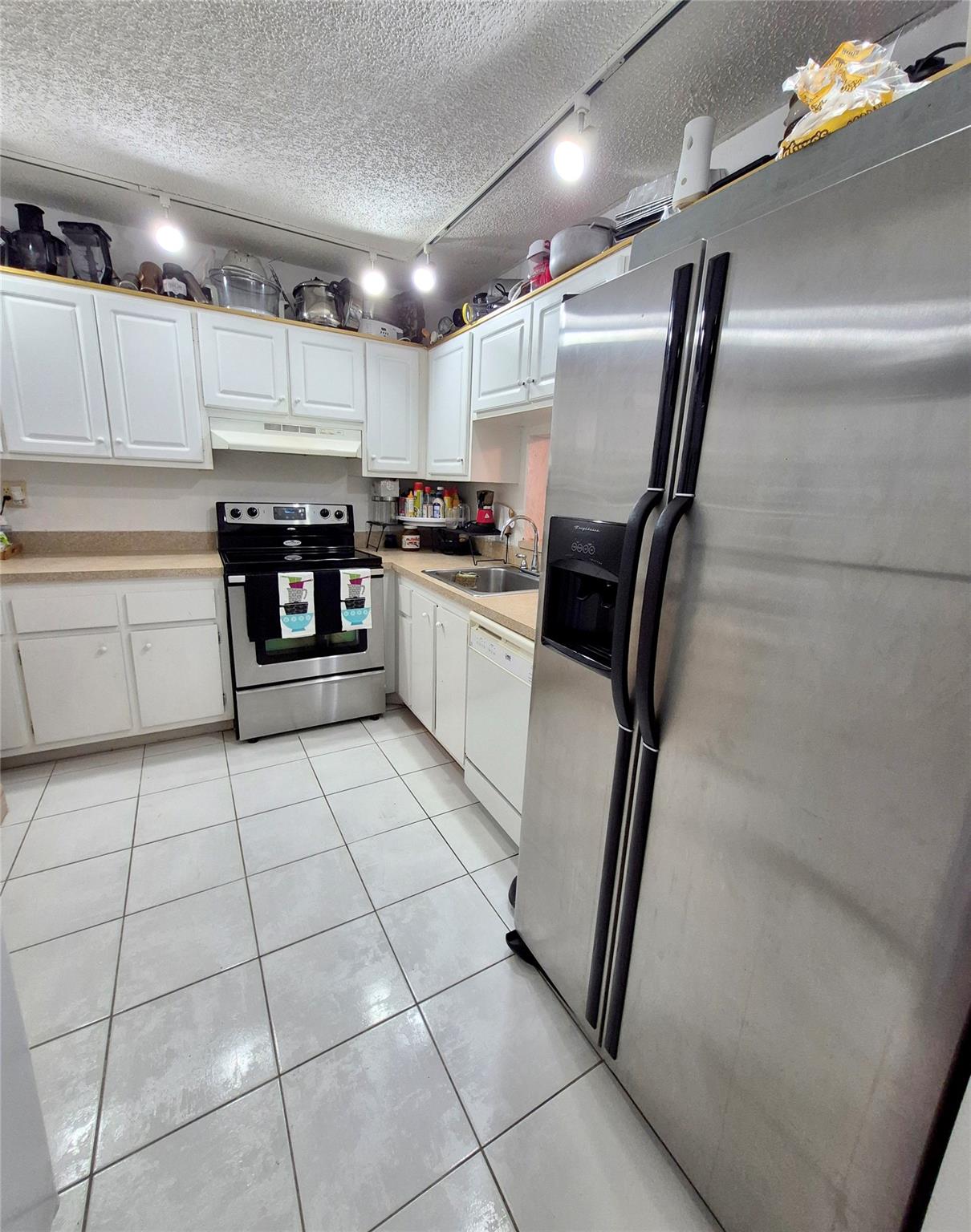 Homes for sale in Lauderdale Lakes, FL | 2840 Somerset Dr #208M, Lauderdale Lakes, FL 33311 | MLS# F10509014