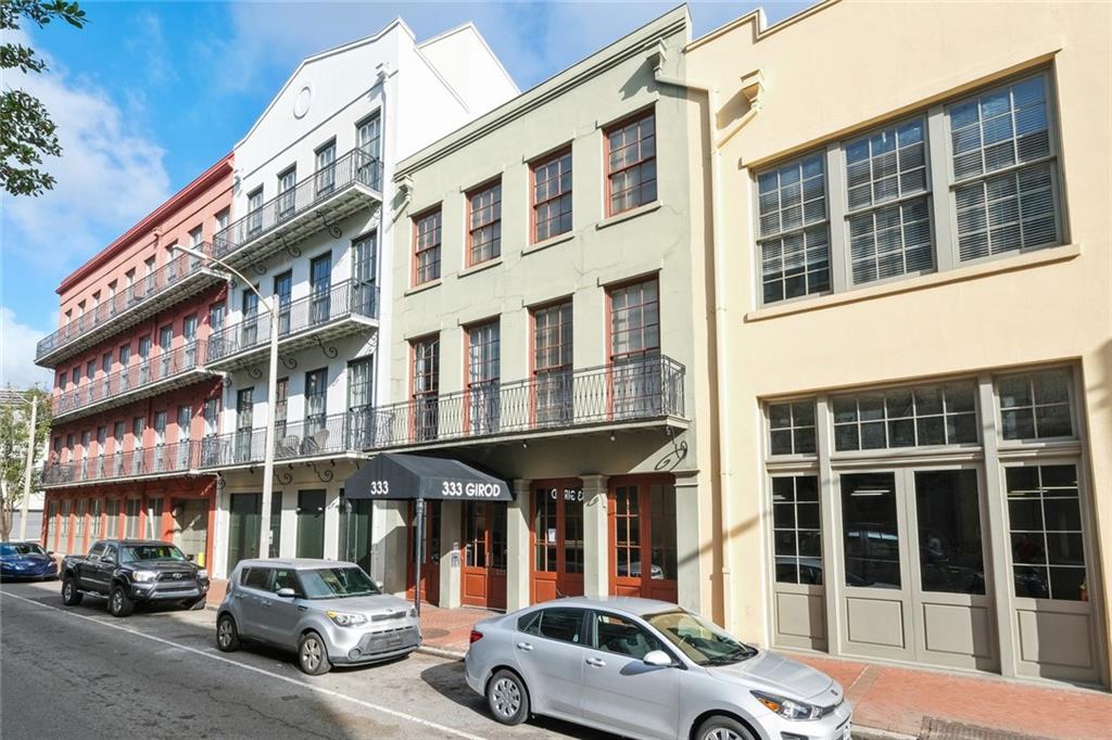 listing main picture