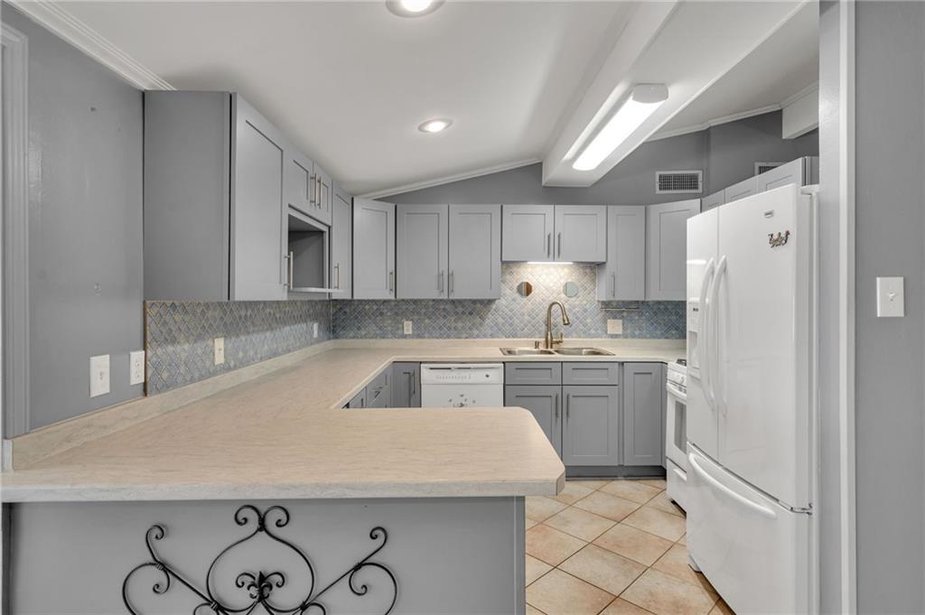 Homes for sale in Metairie, LA | 7 Albert Ct, Metairie, LA 70003 | MLS# 2506277