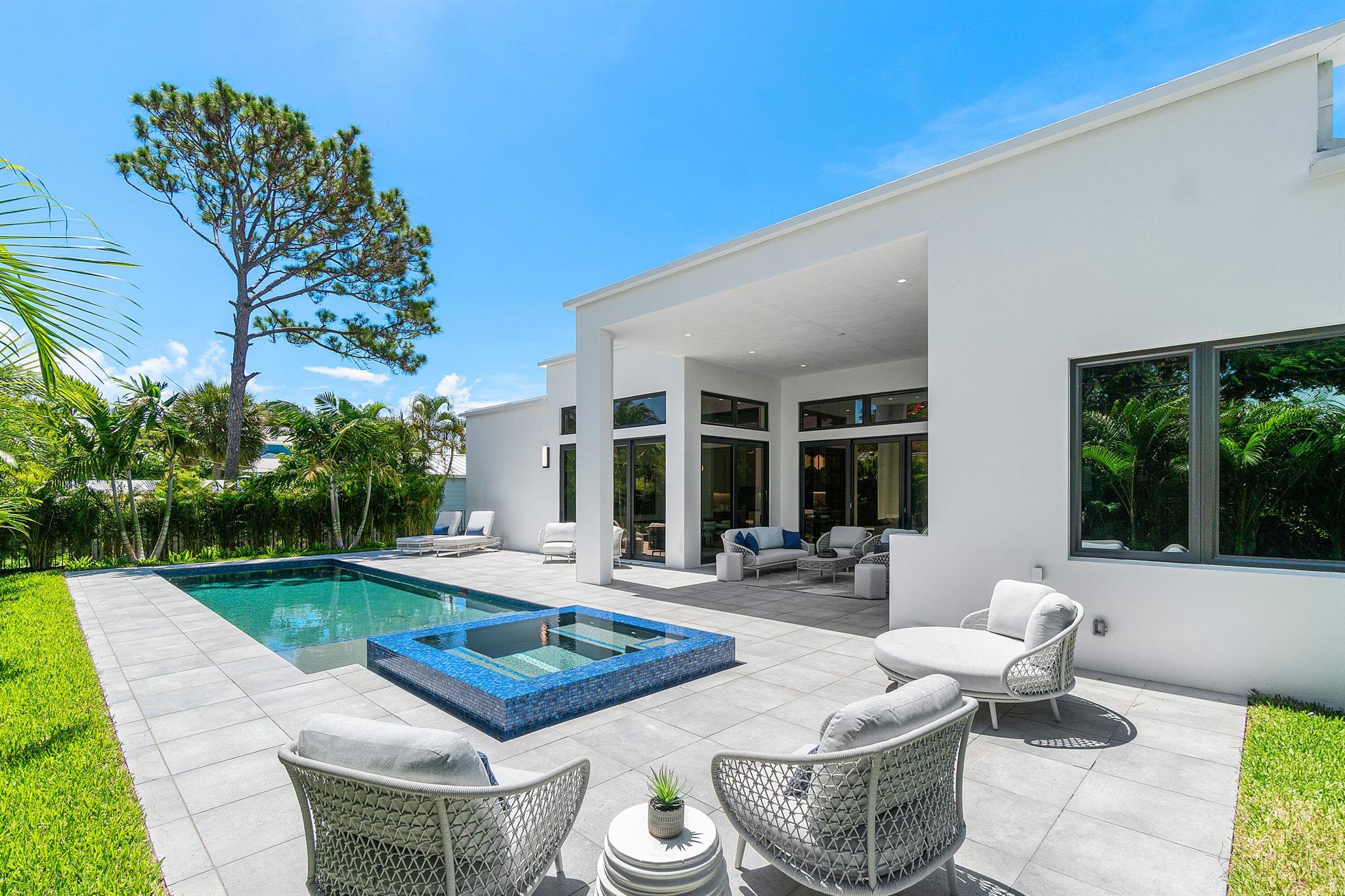 Homes for sale in Delray Beach, FL | 17 Nw 15th Street, Delray Beach, FL 33444 | MLS# R11099671