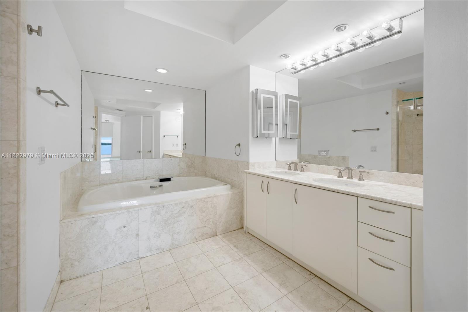 1331 Brickell Bay Dr #911, Miami FL 33131