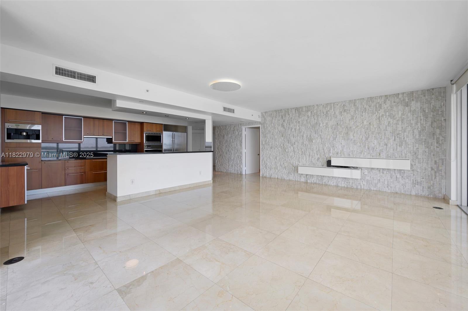 1331 Brickell Bay Dr #911, Miami FL 33131