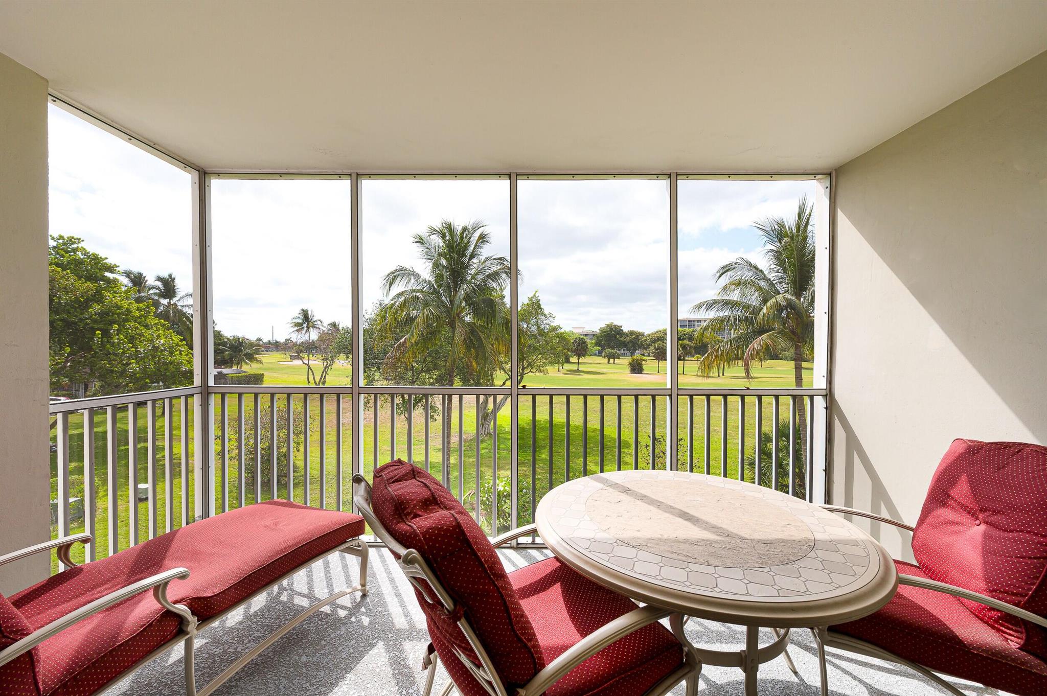 No 1 Palm-Aire Country CL