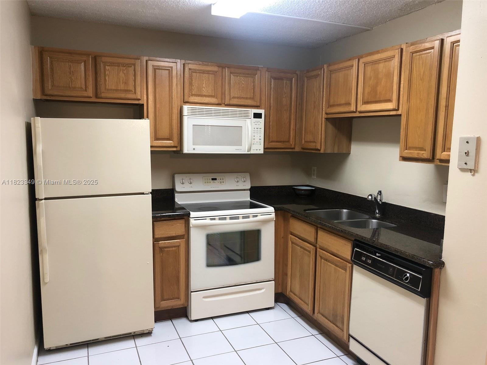 Homes for sale in Coral Springs, FL | 10740 Royal Palm Blvd, Coral Springs, FL 33065 | MLS# A11823349