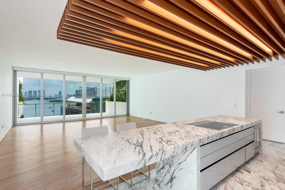 Condo for Sale in Miami Beach, FL