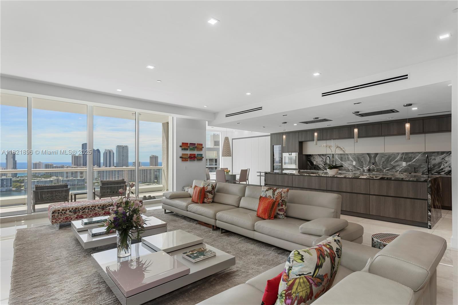 Condo for Sale in Aventura, FL