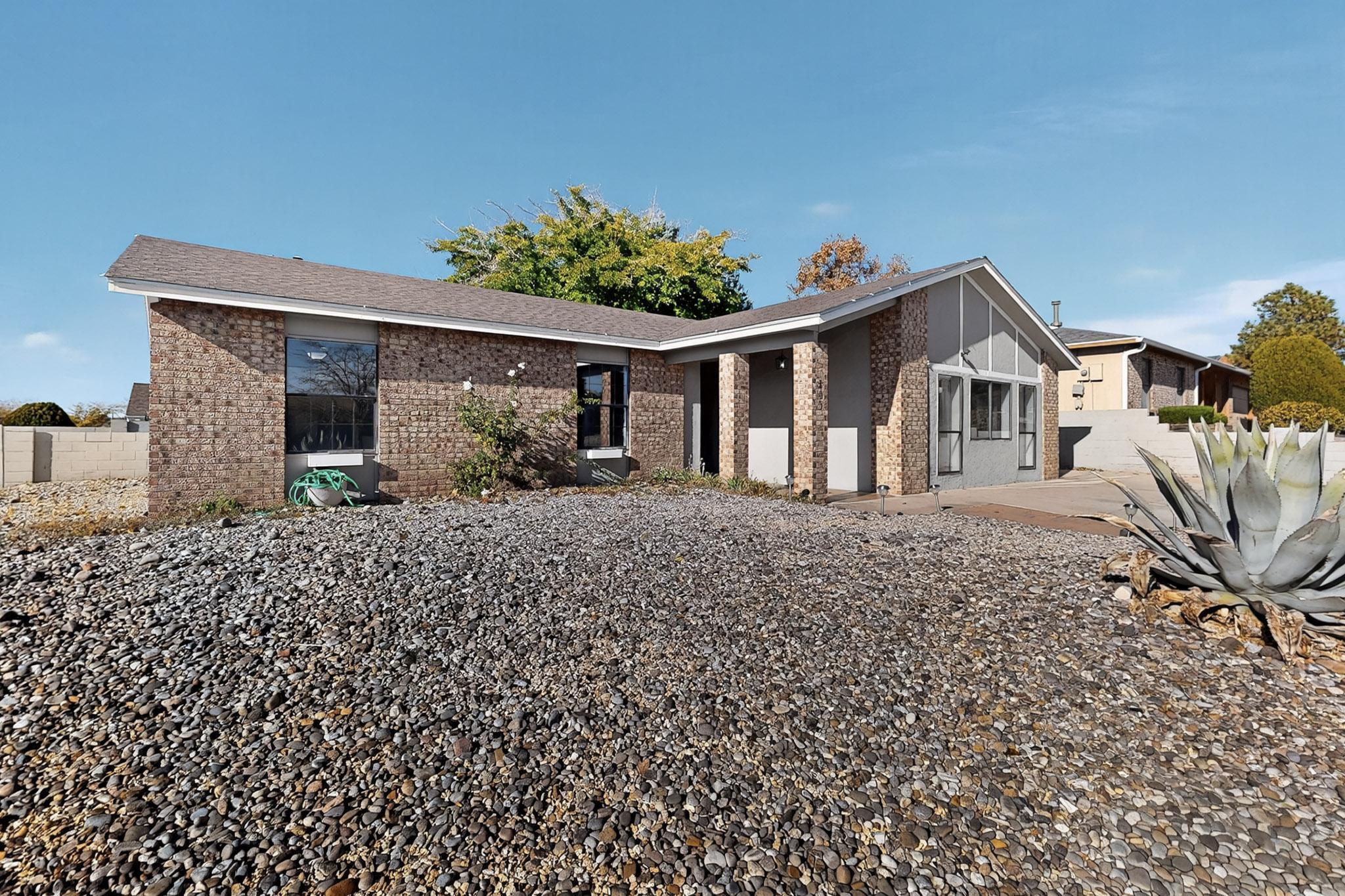 Homes for sale in Rio Rancho, NM | 803 Western Hills Dr Se, Rio Rancho, NM 87124 | MLS# 1086190