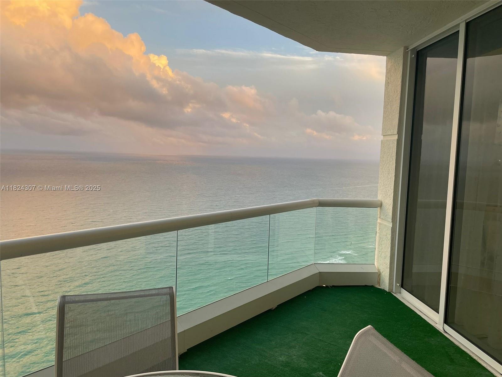 Apartamento para Alugar em Sunny Isles Beach, FL